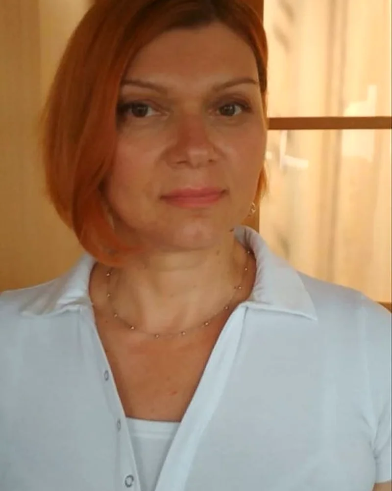 Alena — Masażystka